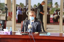 المدير العام لميناء نواكشوط المستقل سيدي أحمد ولد الرايس خلال المؤتمر الصحفي مساء اليوم (الأخبار)