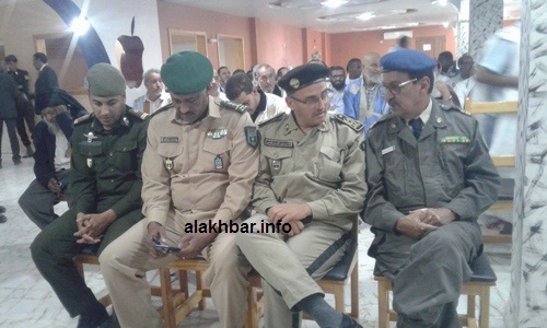 قادة الأجهزة الأمنية في حضور المهرجان بمدينة نواذيبو/ الأخبار