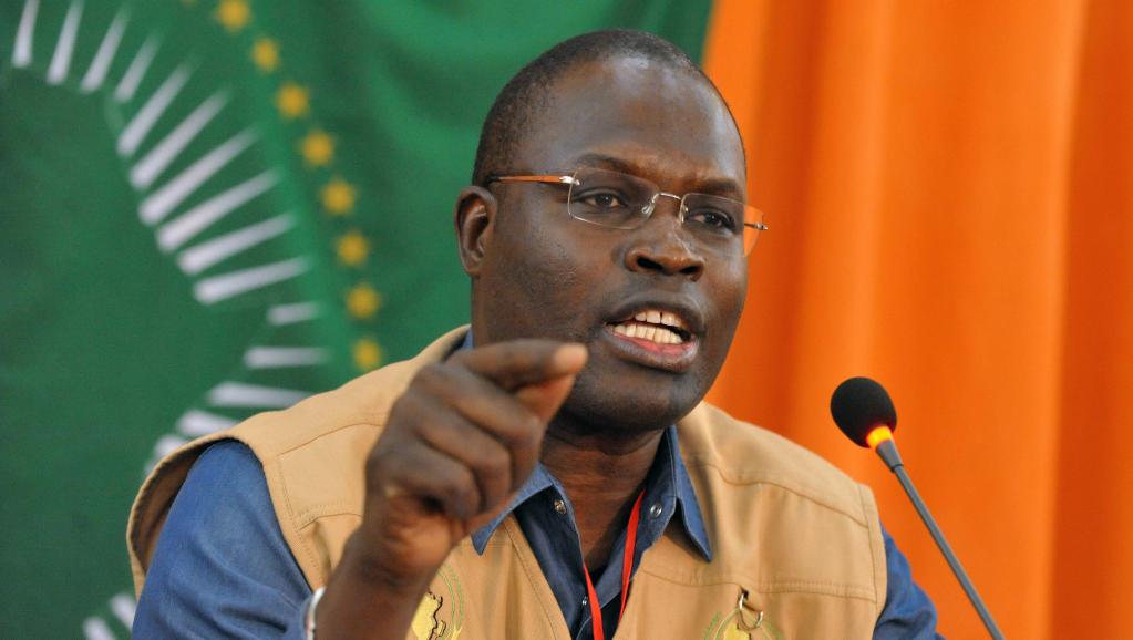 الخليفة صال عمدة مدينة داكار المعتقل، المنتخب نائبا برلمانيا في انتخابات 30 يوليو 2017.