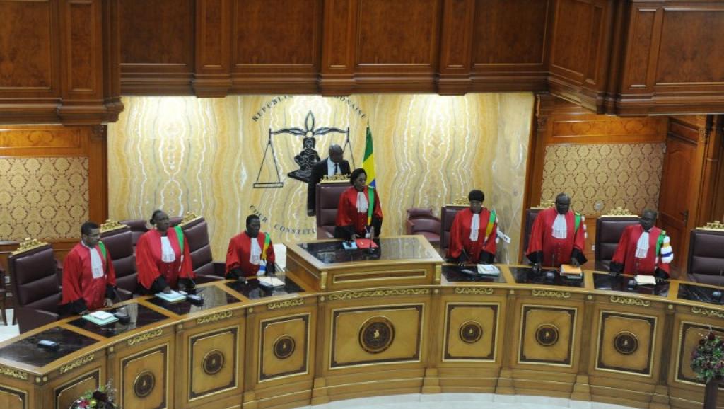 أعضاء المحكمة الدستورية الغابونية.