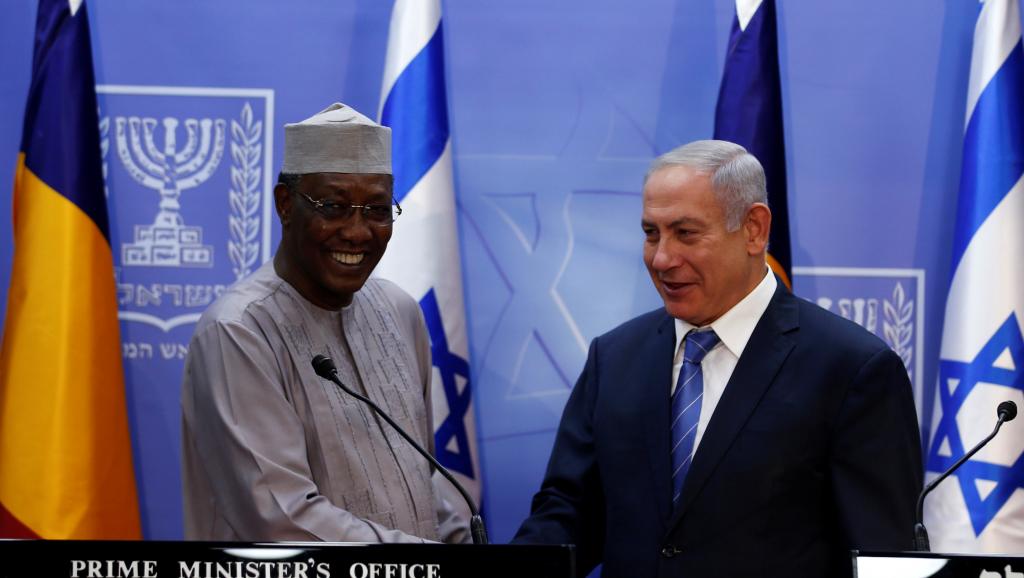 رئيس وزراء الاحتلال الإسرائيلي بنيامين نتنياهو والرئيس اتشادي إدريس ديبي.