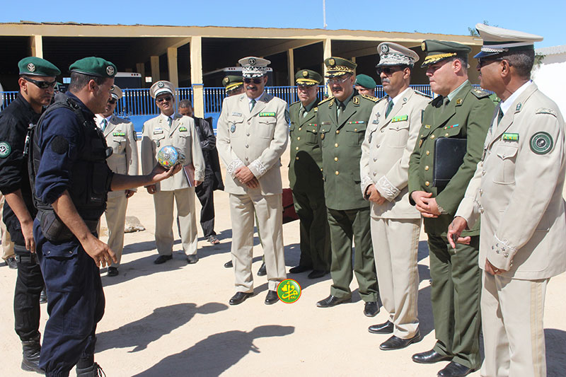 قائدا أركان الدرك في موريتانيا والجزائر خلال أنشطتهما اليوم في نواكشوط (وما)