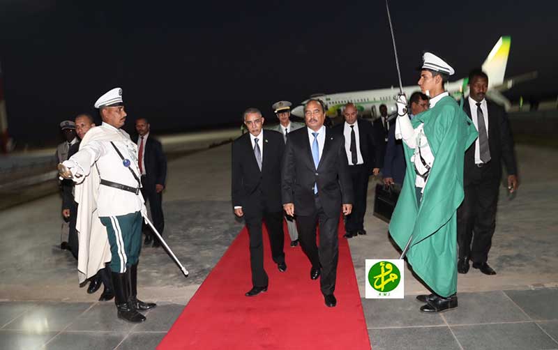 الرئيس الموريتاني محمد ولد عبد العزيز لدى وصوله مطار نواكشوط قادما من أديس أبابا.