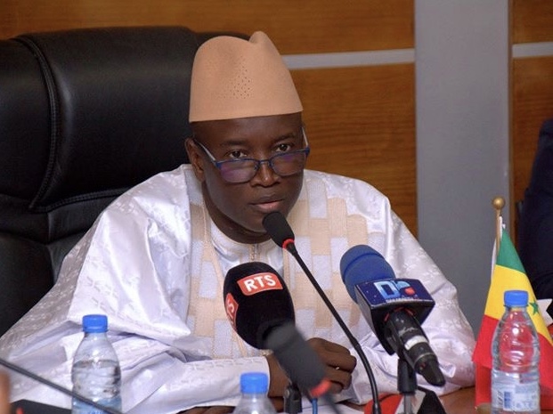 علي نغوي انجاي: وزير الداخلية السنغالي
