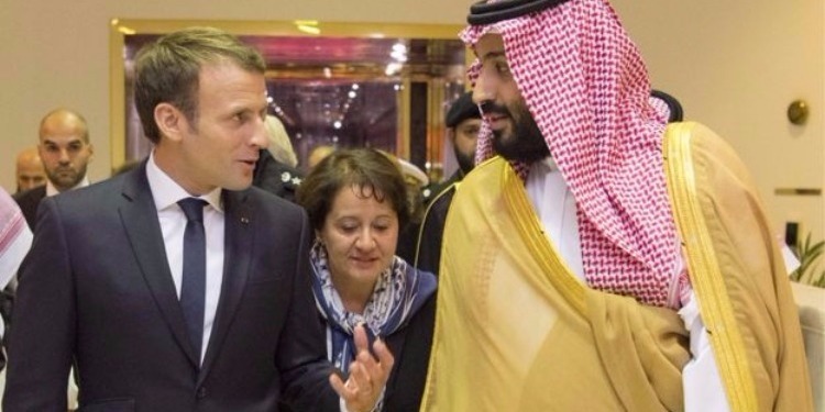 الرئيس الفرنسي إيمانويل ماكرون، وولي عهد السعودية محمد بن سلمان