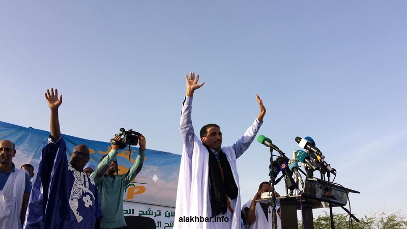 ولد مولود على منصة مهرجان ساحة ابن عباس (الأخبار)