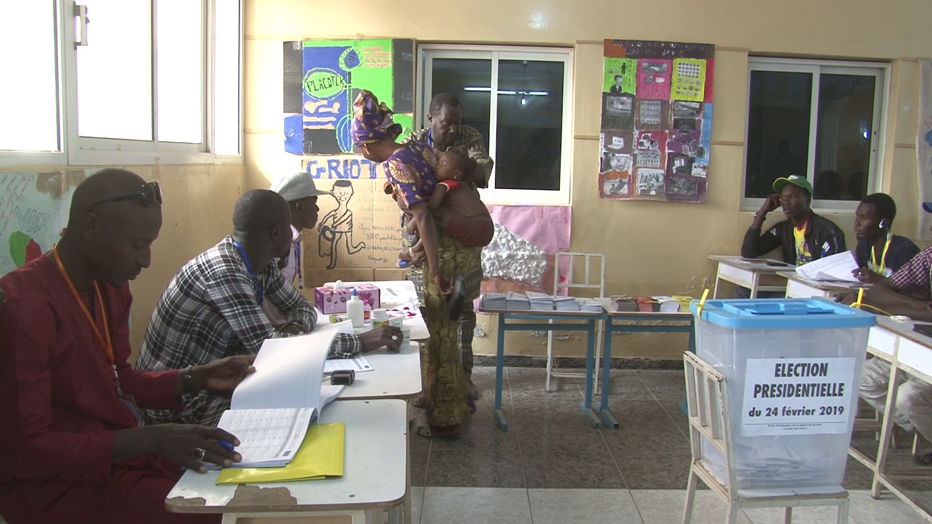 جانب من أجواء التصويت بأحد المكاتب في نواكشوط.