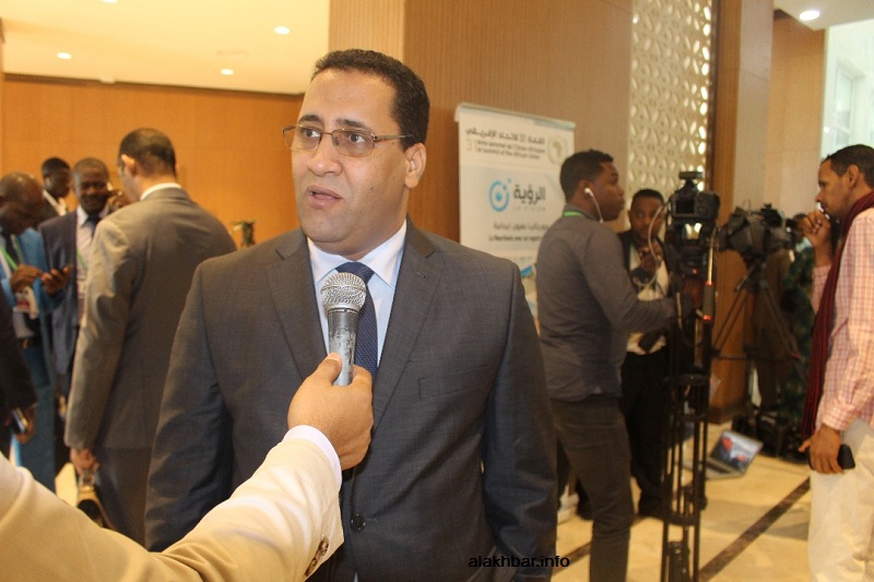وزير الاقتصاد والمالية الموريتاني المختار ولد اجاي خلال نشاط سابق بنواكشوط (الأخبار - أرشيف)