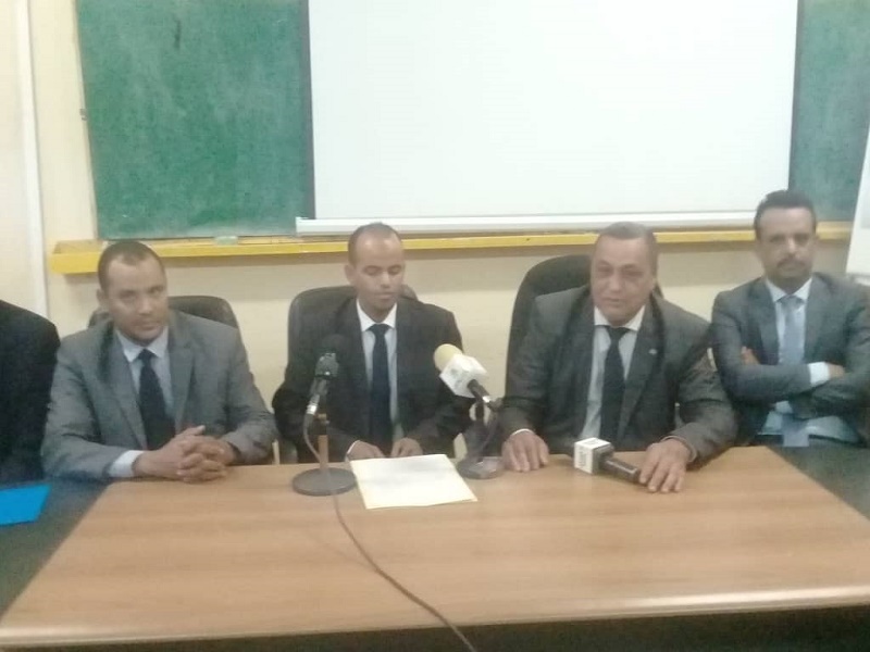 مسؤلون في وزارة التهذيب خلال افتتاح التكوين بمباني المعهد التربوي الوطني بنواكشوط 