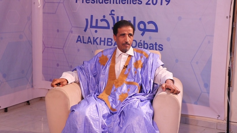 المرشح الرئاسي محمد ولد مولود خلال مشاركته في برنامج "حوار الأخبار"