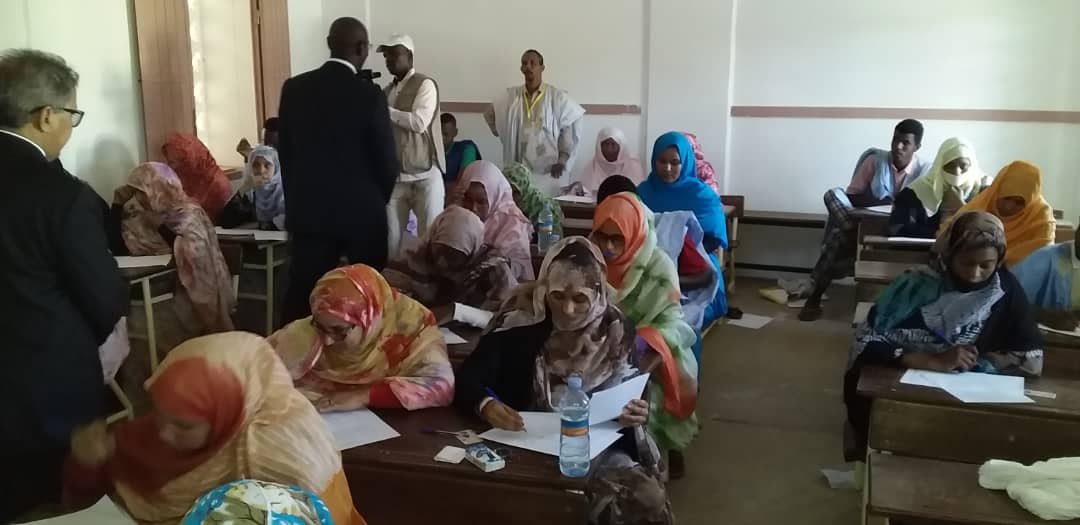 مشاركون في المسابقة التي انطلقت صباح اليوم في 20 مركزا بالعاصمة نواكشوط