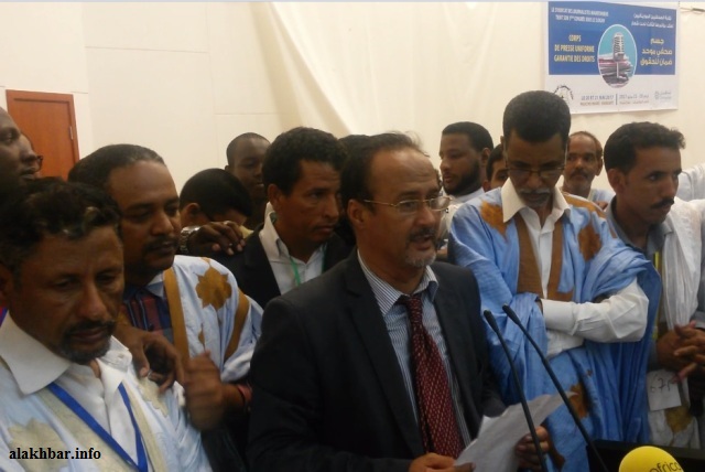 نقيب الصحفيين الموريتانيين محمد سالم ولد داداه خلال حديثه بعيد فوزه في مؤتمر النقابة مايو الماضي (الأخبار - أرشيف)