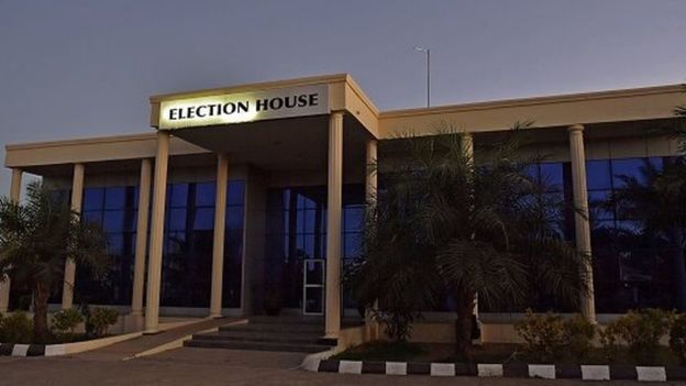 مقر لجنة الانتخابات الغامبية بالعاصمة بانجول.