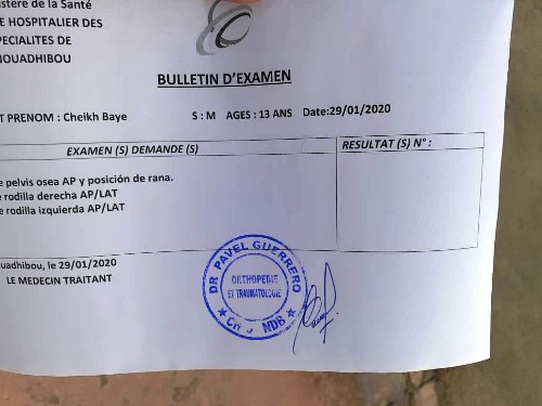 جانب من وثيقة طبية منحها مستشفى التخصصات الطبية للطفل الشيخ باي الذي عاينه الأطباء / الأخبار