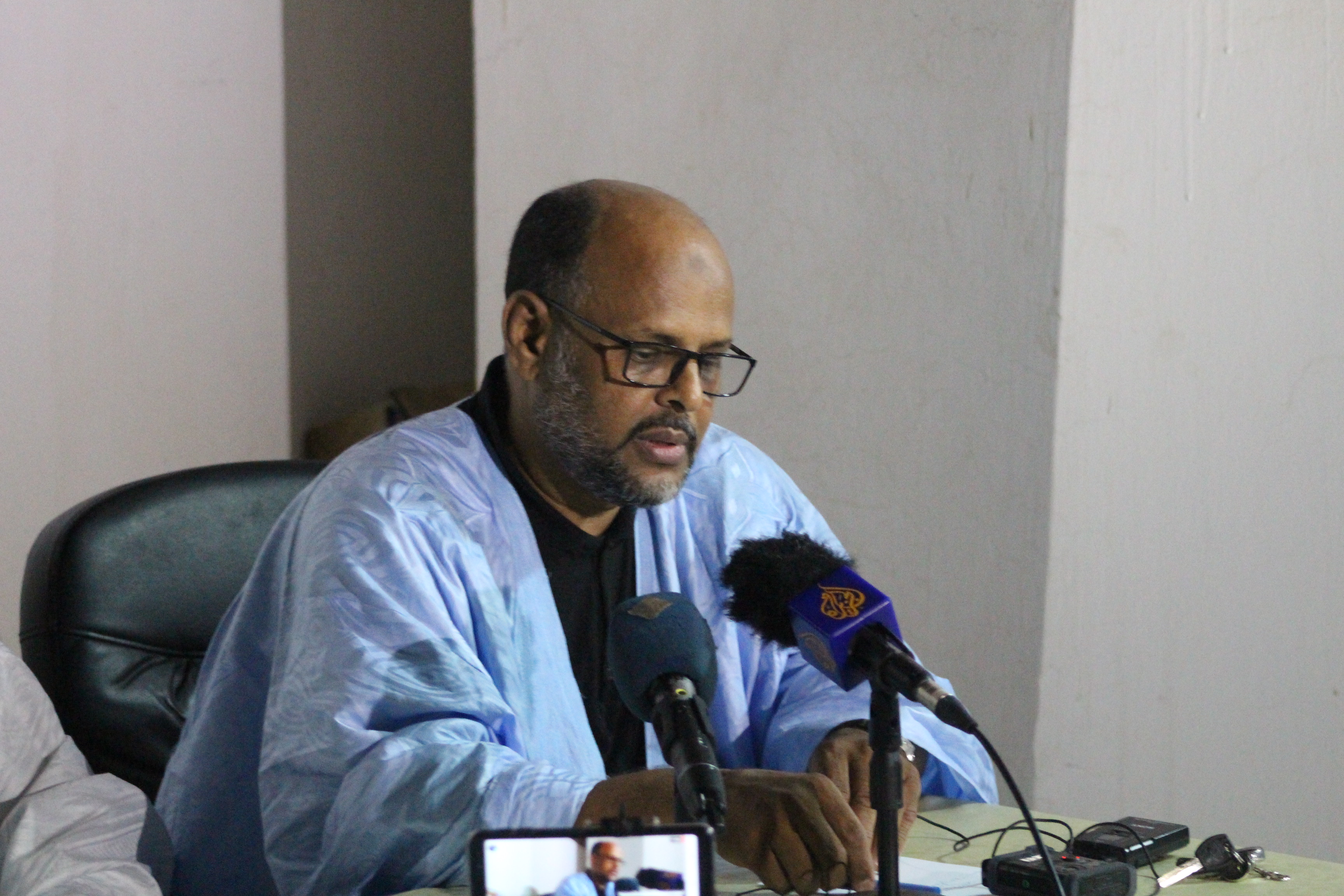 رئيس المركز الموريتاني للدراسات والبحوث الاستراتيجية الأستاذ محمد جميل ولد منصور