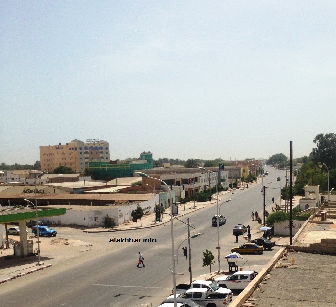 أحد الشوارع الرئيسية وسط نواكشوط ظهر اليوم الاثنين (الأخبار)