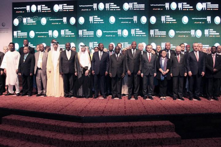 وزراء خارجية الدول الأعضاء بمنظمة التعاون الإسلامي خلال الدوة التي انعقدت بآبيدجان.