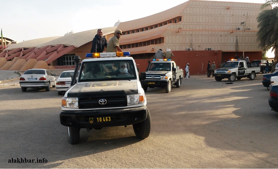 سيارات تابعة للشرطة في مدخل قصر العدل بولاية نواكشوط الغربية (الأخبار - أرشيف)