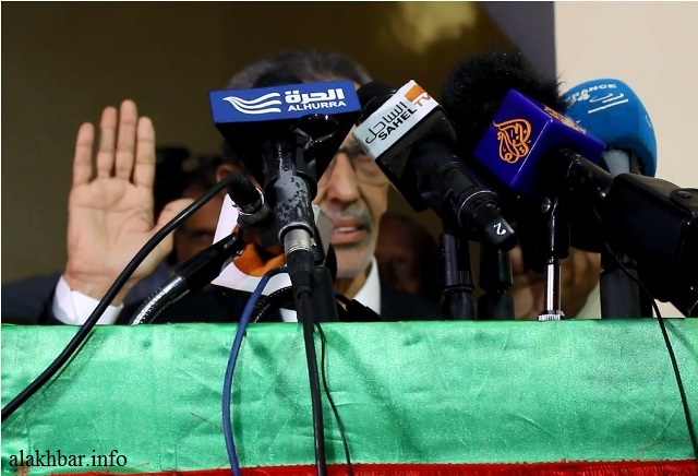رئيس اللجنة المستقلة للانتخابات محمد فال ولد بلال خلال أدائه اليمين (الأخبار - أرشيف)