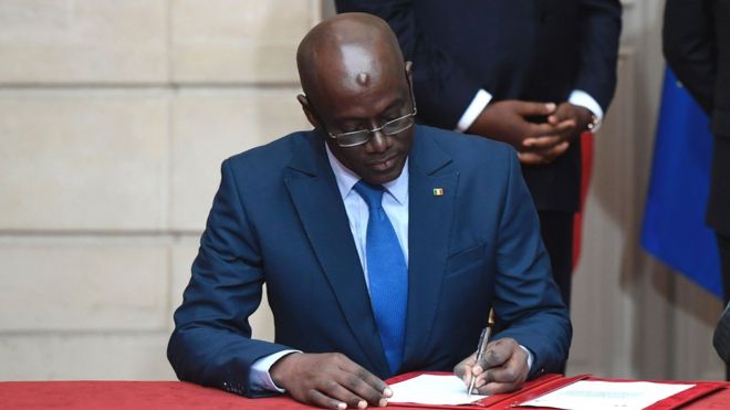 تييرنو آلاسان صال: وزير الطاقة السنغالي المقال.