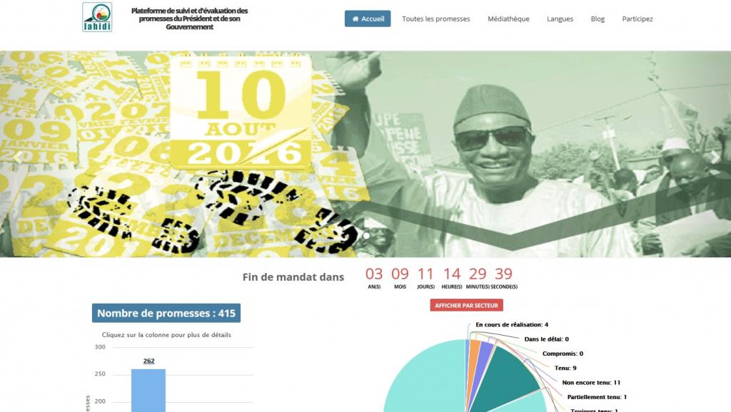 واجهة الموقع الذي أطلق مدونو كوناكري، تحمل ملصقا بالفترة المتبقية للرئيس ٱلفا كوندي.