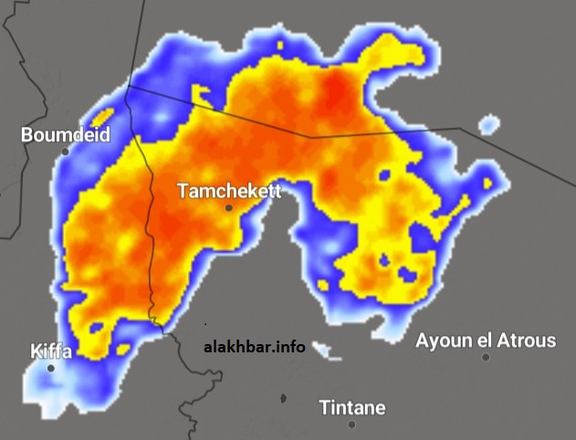 خارطة انتشار السحب الماطرة الغزيرة المتوقع وصولها إلى منطقة بومديد بعد نحو ساعتين من الآن، أي في حدود 10:50 بإذن الله تعالى