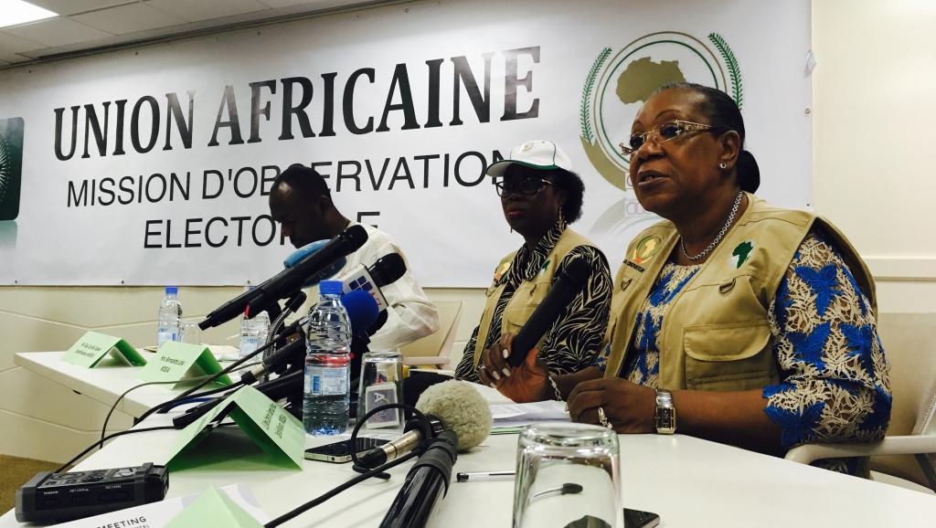 بعثة الاتحاد الإفريقي لمراقبة الانتخابات التشريعية السنغالية خلال مؤتمر صحفي بداكار.