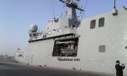 السفينة الحربية أفيرور رست منذ أيام وزارتها السلطات الإدارية والبلدية والمنطقة الحرة/ الأخبار