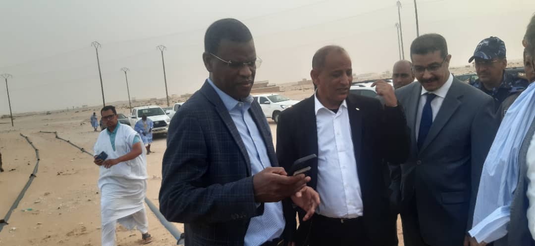 استوقفت الوزير بعض المياه السائلة في الشارع فنزل واستدعى مدير الشركة لسؤاله عن السبب في هذا النوع؟/ الأخبار