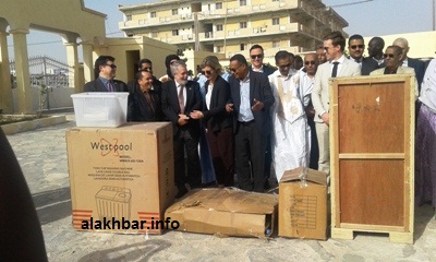 جانب من تقديم المعدات الطبية من قبل المنظمة الدولية للهجرة صباح اليوم/ الأخبار