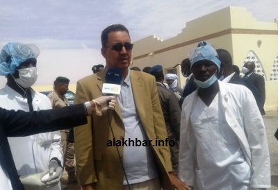 عضو اللجنة الجهوية لمكافحة كورونا الدكتور الشيخ الغوث أثناء حديثه للصحفيين عند الكلم 55/ الأخبار