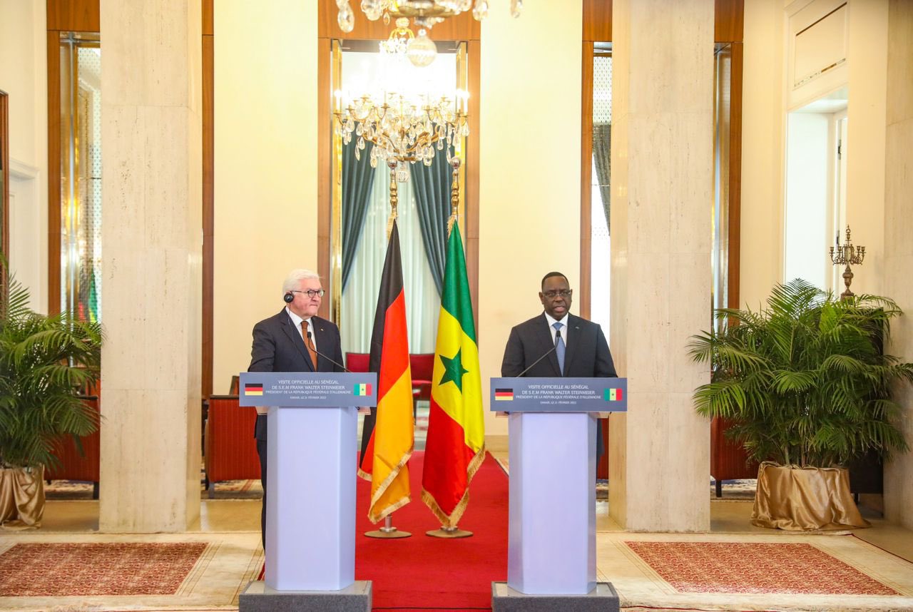 الرئيس السنغالي ماكي صال والرئيس الألماني فرانك فالتر شتاينماير خلال مؤتمر صحفي مشترك بداكار 