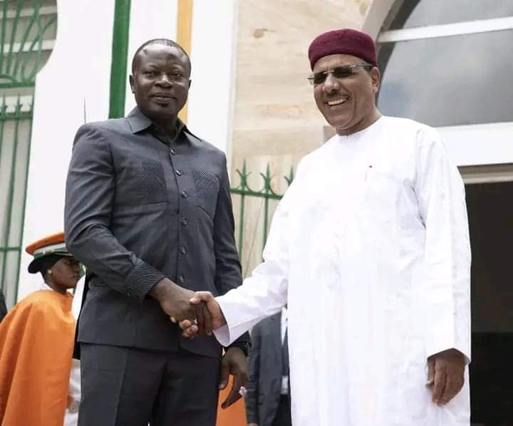 رئيس النيجر: محمد بازوم والرئيس الانتقالي لبوركينافاسو بول هنري سانداوغو داميبا 