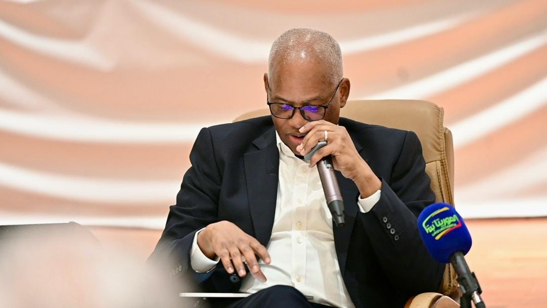 الخبير والدبلوماسي الدولي قاسم وان خلال حديثه في الندوة