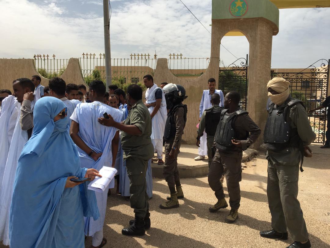 الشرطة تبعد الطلبة المحتجين عن بوابة وزارة التعليم العالي بنواكشوط