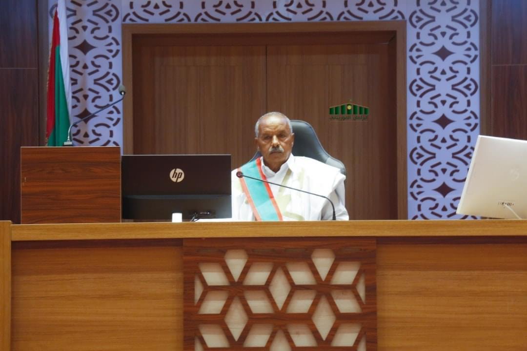 رئيس البرلمان الموريتاني الشيخ ولد بايه خلال خطابه اليوم في افتتاح الدورة البرلمانية