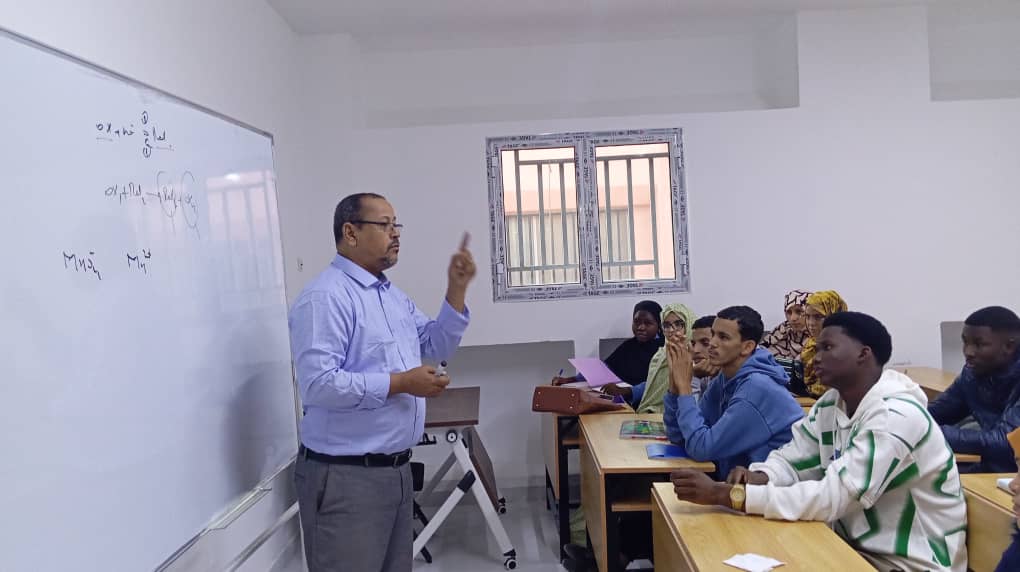 رئيس جامعة نواذيبو محمد سعيد سيديا درس في أول يوم /الأخبار