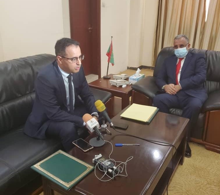 رئيس المنطقة الحرة محمد عالي سيدي محمد، ورئيس الاتحاد الموريتانية لكرة القدم أحمد ولد يحي