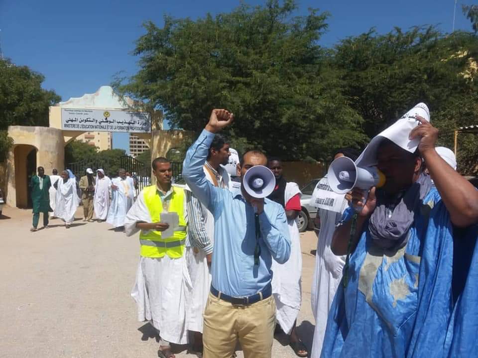 معلمون خلال احتجاجات سابقة داخل مباني وزارة التعليم بنواكشوط 