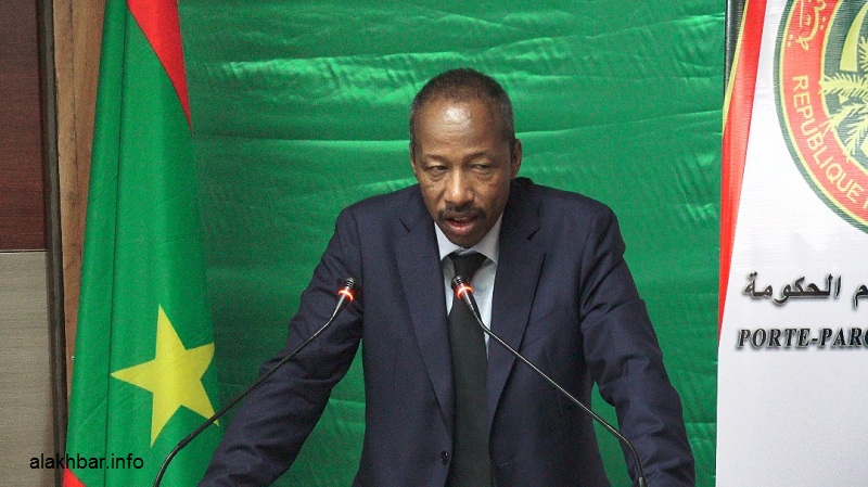 وزير العدل حيموده ولد رمظان خلال مؤتمر صحفي سابق (الأخبار)