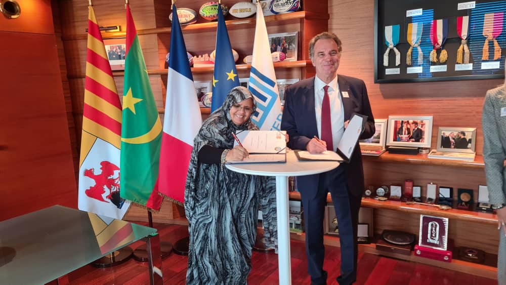 رئيسة جهة نواكشوط فاطمة بنت عبد المالك، ورئيس جهة الجنوب الفرنسي رئيسها رنوند ميزليي