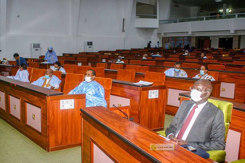 وزير الشؤون الاقتصادية وترقية القطاعات الإنتاجية عثمان مامودو كان خلال جلسة البرلمان اليوم (وما)