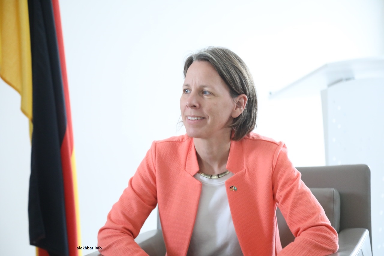 سفيرة ألمانيا الاتحادية في موريتانيا إيزابيل هنين خلال حديثها للأخبار