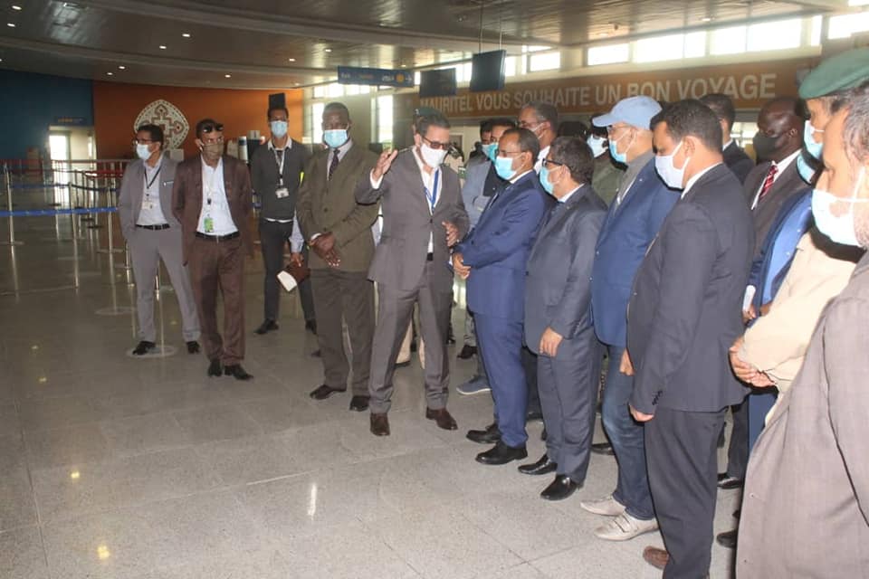 وزیر تجهیزات و حمل و نقل و هیئت همراه در سفر خود به فرودگاه بین المللی نواکچات - ام التونسی