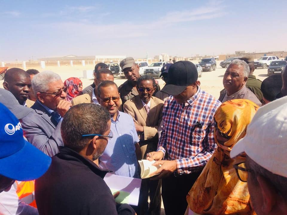 وزيرا التجهيز والنقل والتغشيل والشباب والرياضة خلال تفقد المشاريع الطرقية اليوم