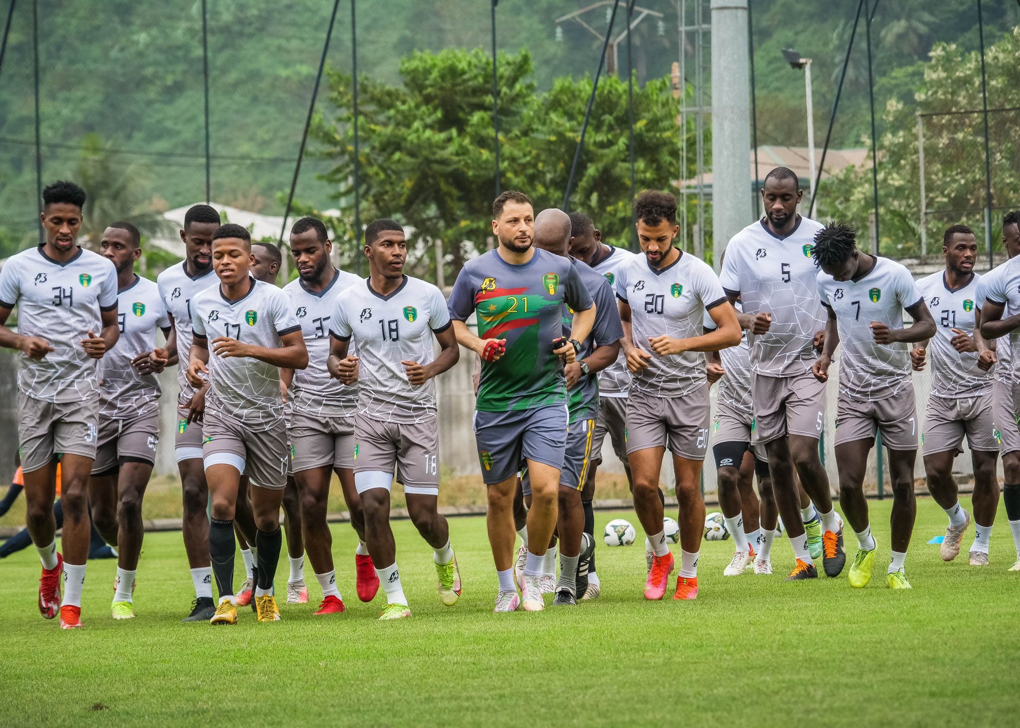 المرابطون خلال حصة تدريبية في الكامرون