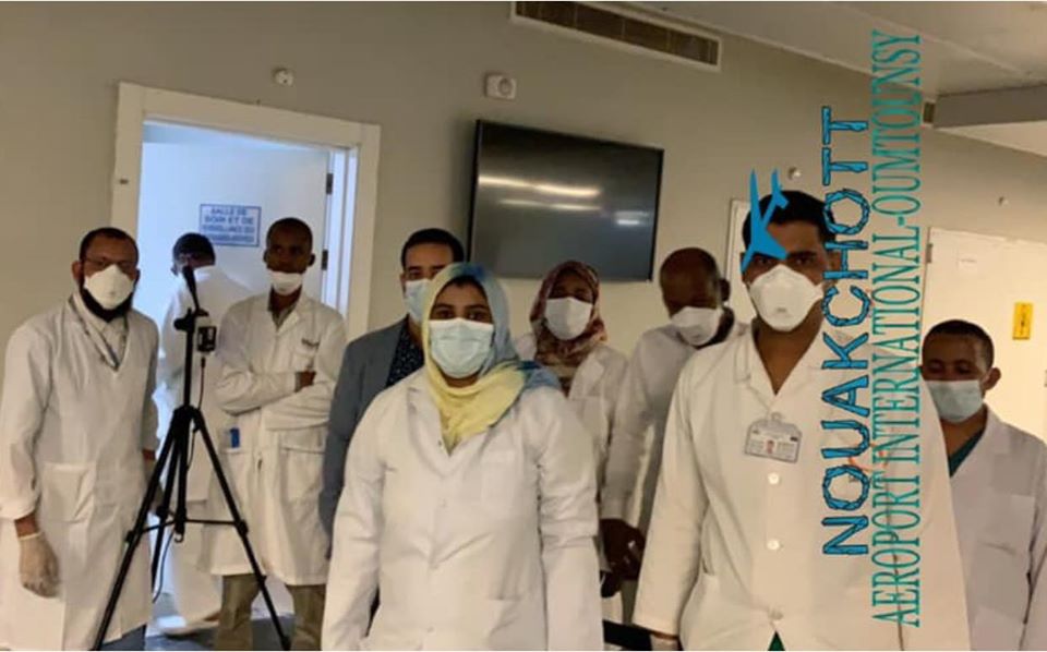 فريق طبي موريتاني للتأكد من خلو القادمين إلى مطار نواكشوط الدولي من فيروس كورونا