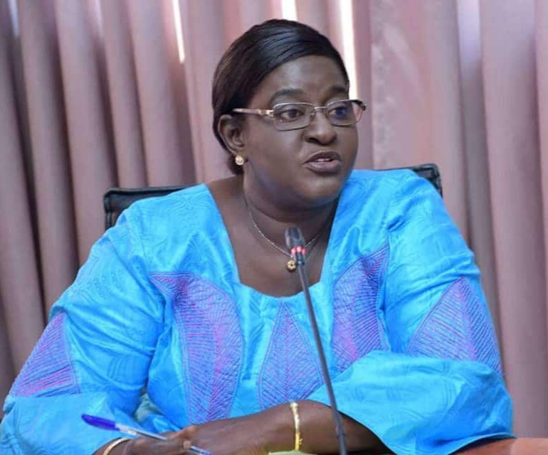 ماري خميس انغوم انداي: وزيرة الصحة السنغالية 
