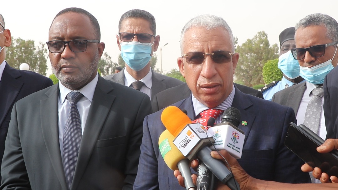 المحتار ولد داهي وزير الصحة الموريتاني خلال زيارته للمستشفى المركزي بنواكشوط اليوم (الأخبار)