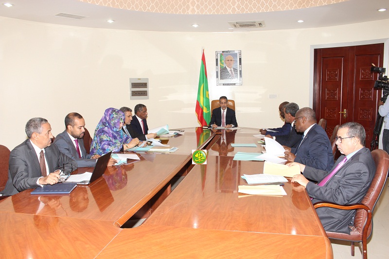  اللجنة الوزارية المكلفة ببرنامج التدخل لإنقاذ المواشي خلال اجتماعها اليوم (وما)